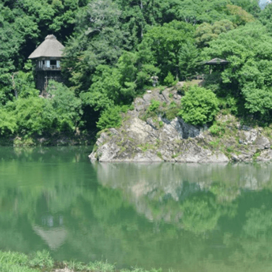 臥龍山荘